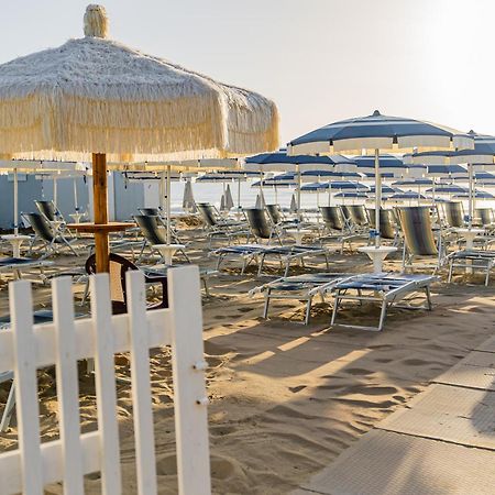 Hotel Joli Alba Adriatica Eksteriør billede